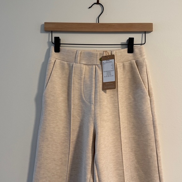 NWT $75 VIRAL OGL FuzzLuxe
High Waisted Straight Leg Pull On Pant - Picture 4 of 5